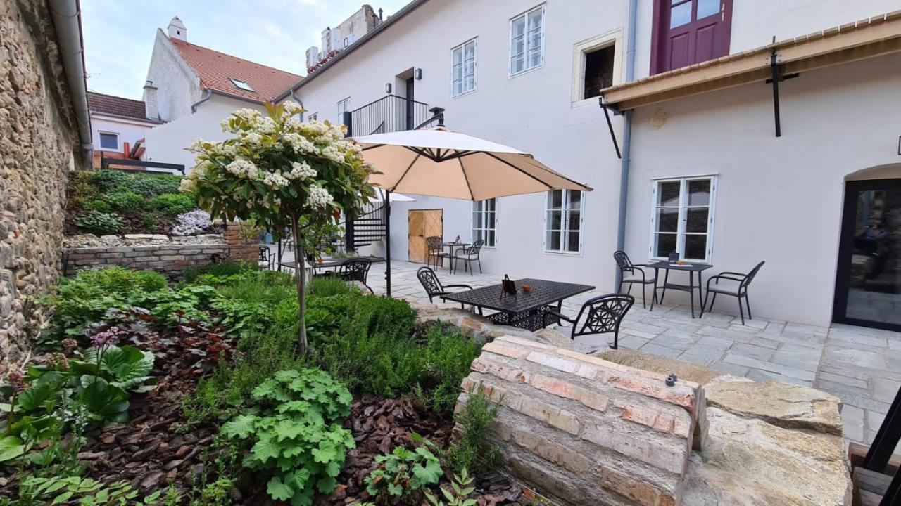 Krone Svätý Jur Exterior foto